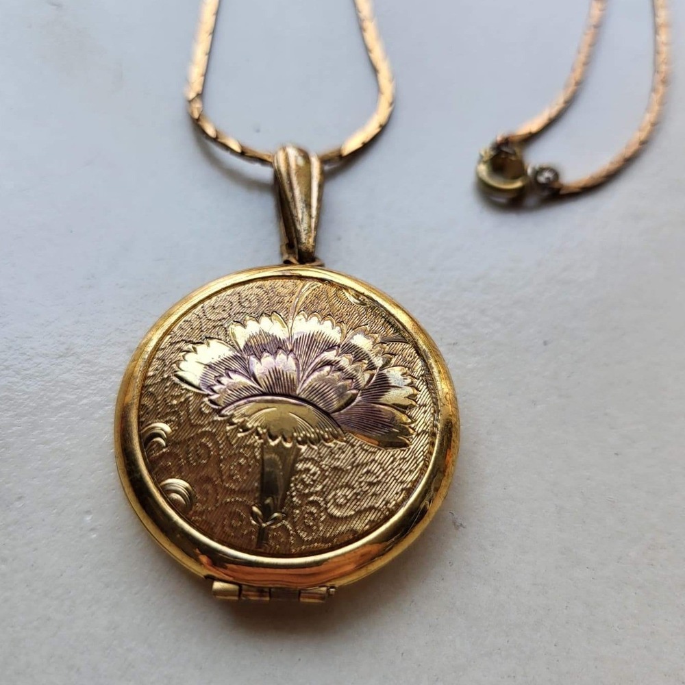 Vintage Gold Tone Metal Floral Locket Necklace Yellow Etched Flower